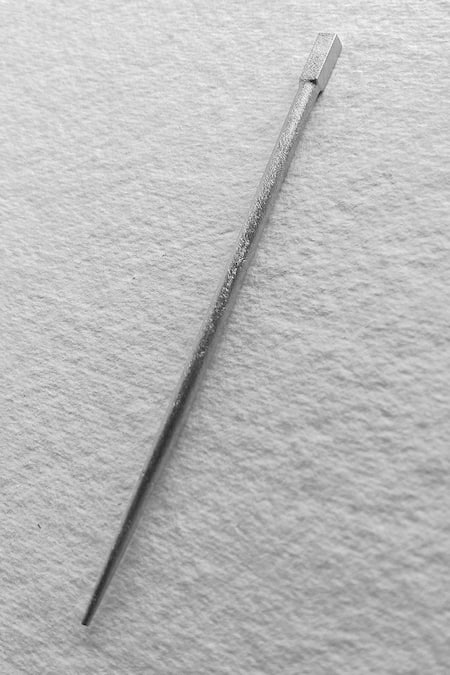 DE'Anma Qinisa Criss Cross Shaped Hair Bun 