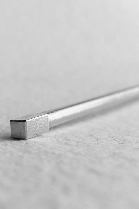 DE'Anma_Silver Qinisa Criss Cross Shaped Hair Bun _Online_at_Aza_Fashions