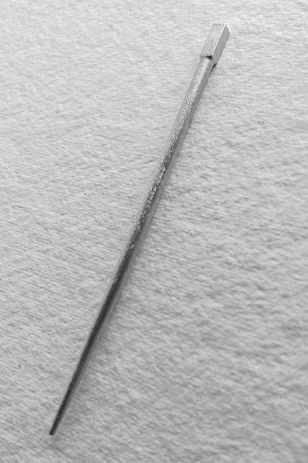 DE'Anma Beltza Abstract Shaped Hair Bun 