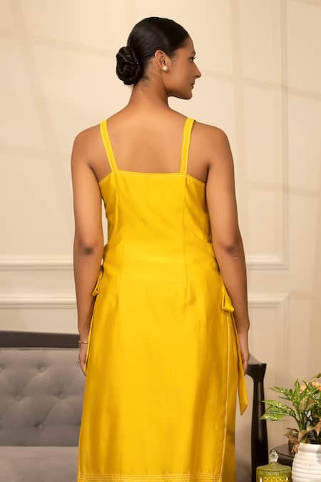 Eeda Plain Side Tie-Up Kurta With Pant 