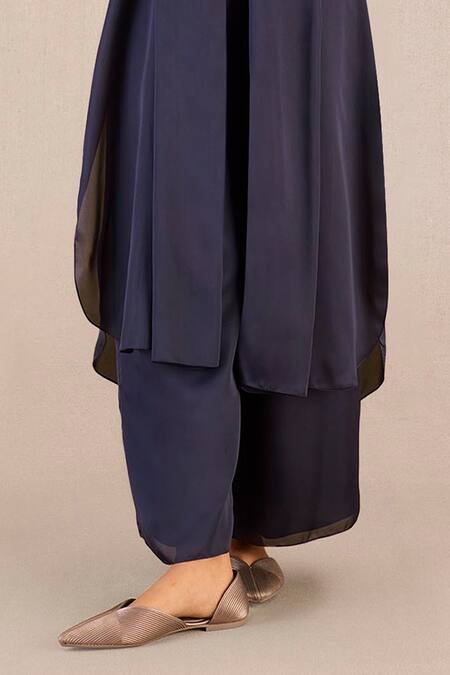 Ampm Purple Organza, Satin Sweetheart Neck Elsa Throw Cape And Palazzo Set Online at Aza Fashions Ampm_Purple Organza, Satin Sweetheart Neck Elsa Throw Cape And Palazzo Set_Online_at_Aza_Fashions