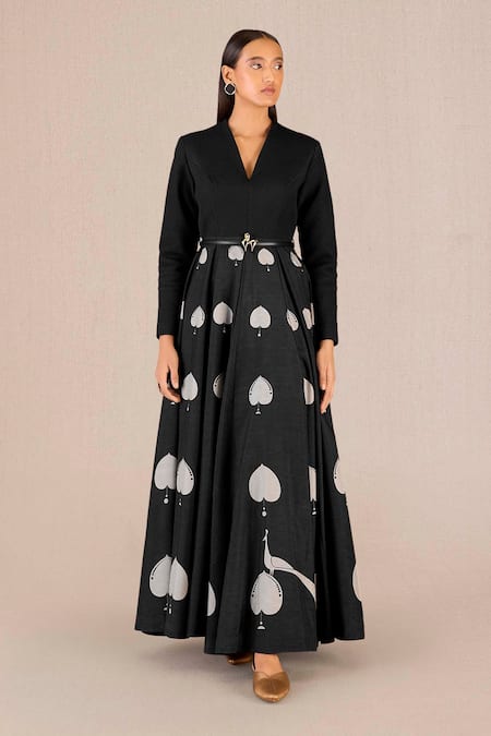 AMPM Black Rose Silk Printed Betel Leaf V-neck Sabra Maxi Dress 