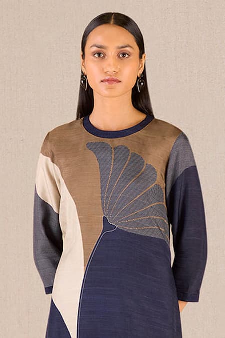 Buy_Ampm_Purple Silk Embroidery Round Mirha Floral Motif Print A-line Kurta With Pant_Online_at_Aza_Fashions