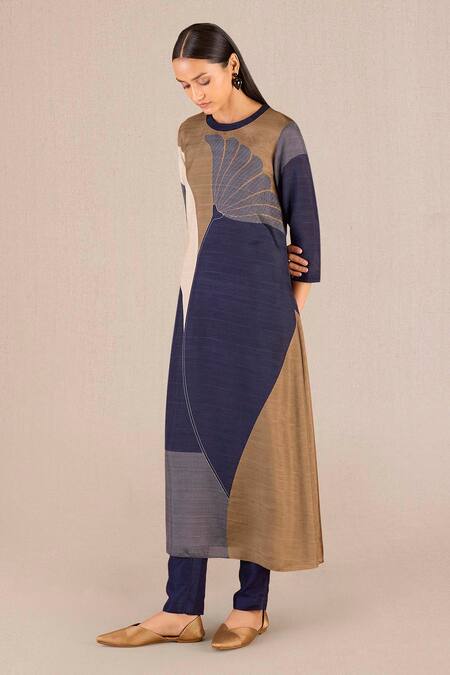 Buy_Ampm_Purple Silk Embroidery Round Mirha Floral Motif Print A-line Kurta With Pant