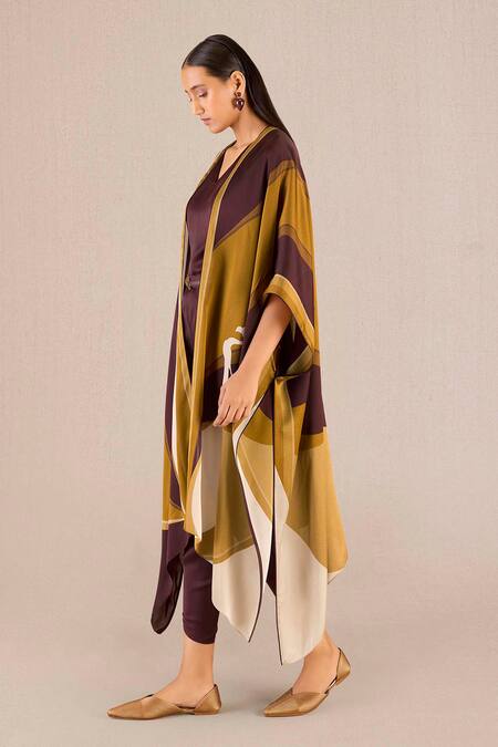 Buy_Ampm_Burgundy Organza, Satin Vida Floral Print Asymmetric Cape And Dhoti Pant Set