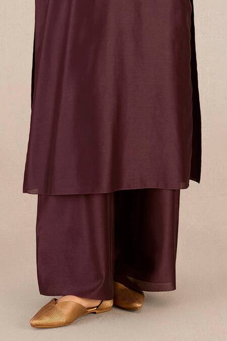 Buy_Ampm_Burgundy Chanderi Embroidery Round Neck Asira Peacock Quilted Jacket And Kurta Set _Online_at_Aza_Fashions