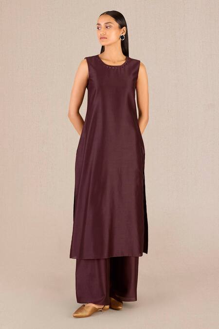 Ampm_Burgundy Chanderi Embroidery Round Neck Asira Peacock Quilted Jacket And Kurta Set _at_Aza_Fashions