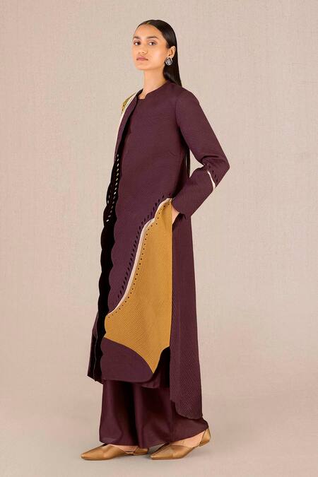 Buy_Ampm_Burgundy Chanderi Embroidery Round Neck Asira Peacock Quilted Jacket And Kurta Set 