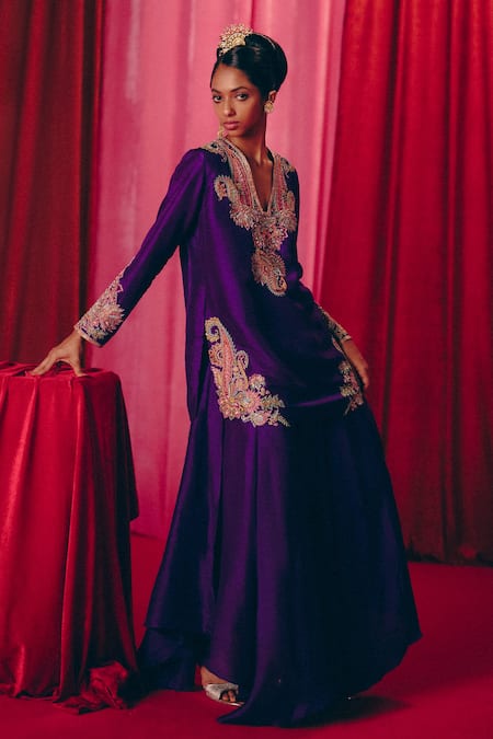 Mrunalini Rao Riti Embroidered Short Kurta Pant Set 