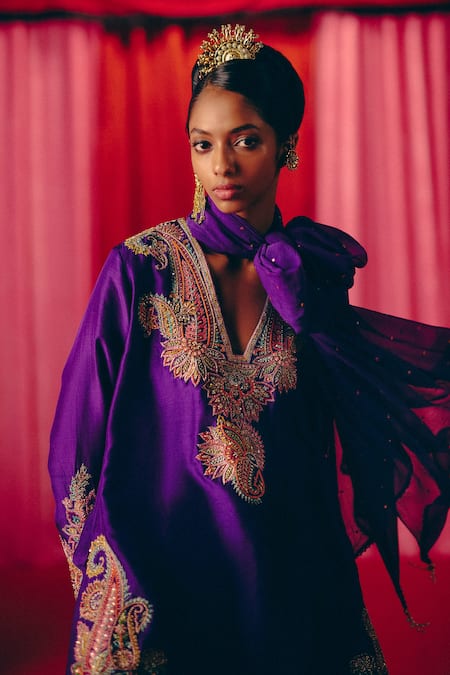 Mrunalini Rao_Purple Silk, Chiffon Pearls V-neck Riti Embroidered Short Kurta Pant Set _at_Aza_Fashions