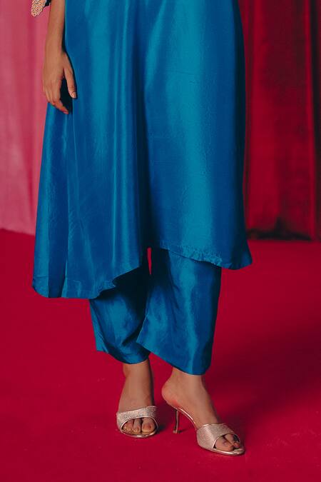 Buy Mrunalini Rao Blue Silk Pearls, Zari V-neck Amna Paisley Yoke Embroidered Kurta And Pant Set Online at Aza Fashions Buy_Mrunalini Rao_Blue Silk Pearls, Zari V-neck Amna Paisley Yoke Embroidered Kurta And Pant Set _Online_at_Aza_Fashions