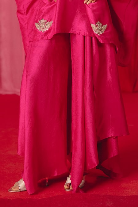 Mrunalini Rao_Fuchsia Silk Zari Scoop Neck Mayura Zardozi Embroidered Kurta And Flared Pant Set _Online_at_Aza_Fashions
