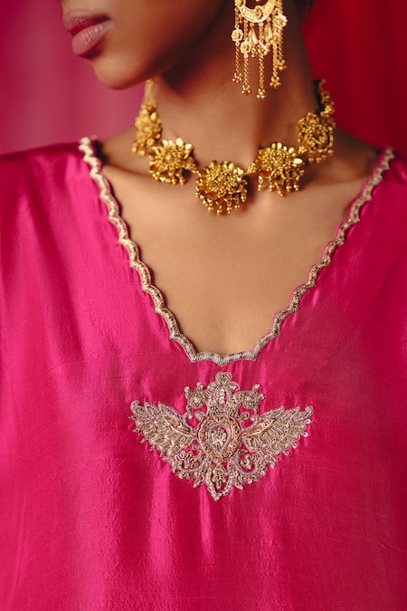 Buy_Mrunalini Rao_Fuchsia Silk Zari Scoop Neck Mayura Zardozi Embroidered Kurta And Flared Pant Set _Online_at_Aza_Fashions