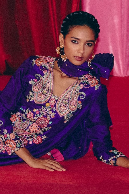 Mrunalini Rao Tvastra Paisley Floral Embroidered Kurta Pant Set 