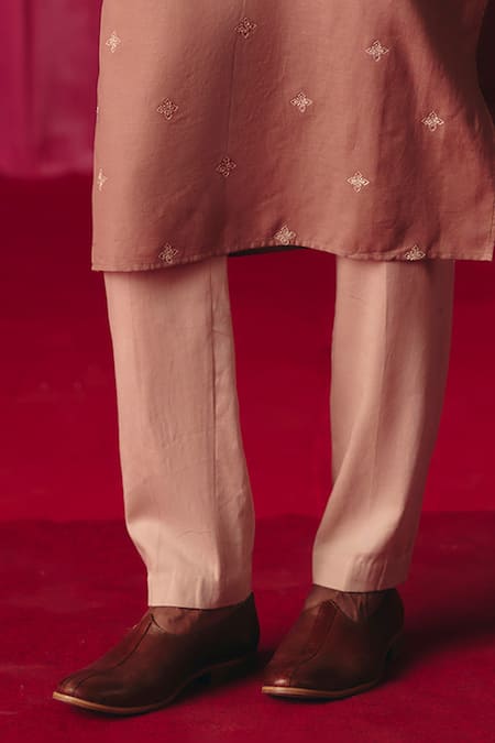 Mrunalini Rao_Pink Linen, Modal, Cotton Embroidery Ditya Florin Butta Kurta With Pant _Online_at_Aza_Fashions