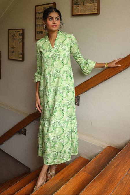 Zazu Green Cotton Satin Collared Positano Helix Print Maxi Dress Online at Aza Fashions Zazu_Green Cotton Satin Collared Positano Helix Print Maxi Dress _Online_at_Aza_Fashions