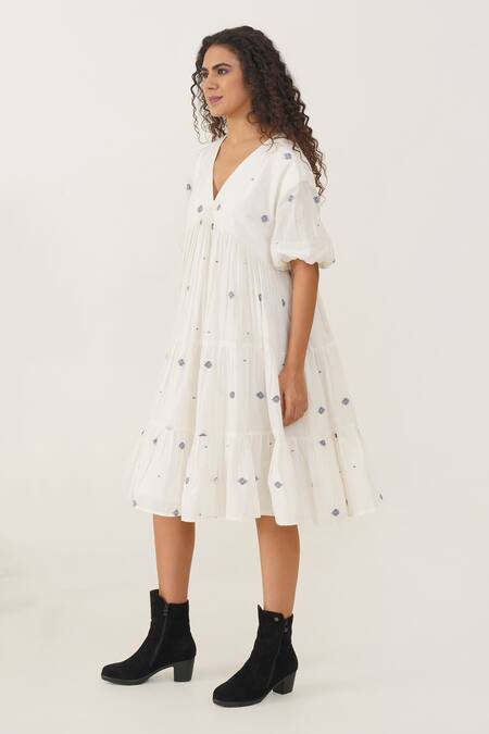 Buy_Indigo Dreams_White Cotton V-neck Aria Handwoven Jamdani Dress _Online_at_Aza_Fashions
