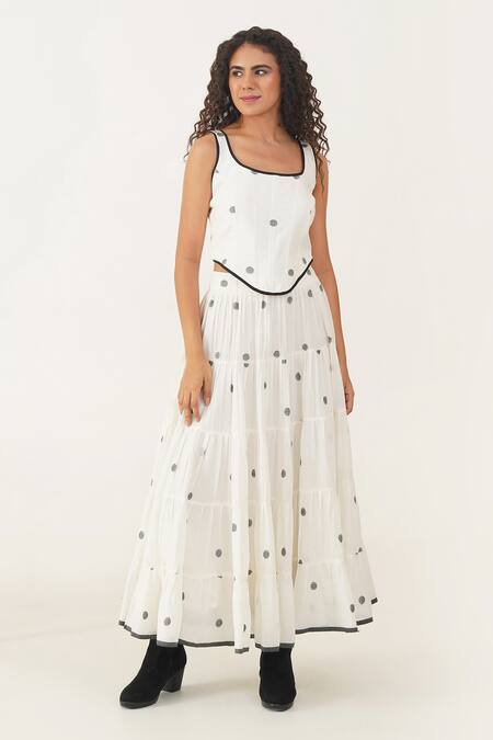 Buy Indigo Dreams Ivory Cotton Piping Square Neck Ivanna Handwoven Jamdani Corset Online at Aza Fashions Buy_Indigo Dreams_Ivory Cotton Piping Square Neck Ivanna Handwoven Jamdani Corset _Online_at_Aza_Fashions