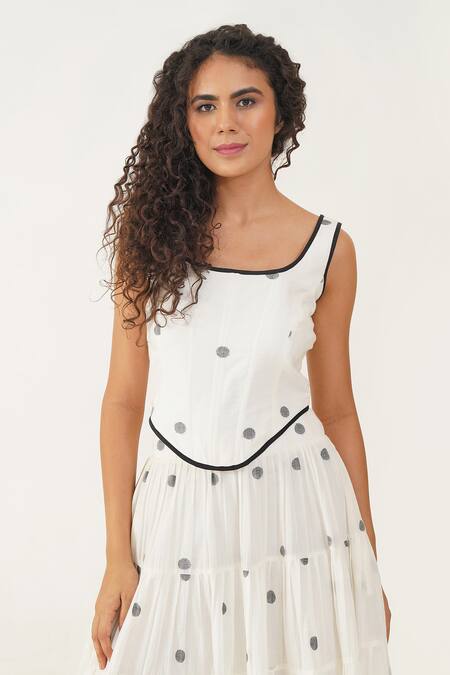 Indigo Dreams Ivory Cotton Embroidery Square Neck Ivanna Handwoven Jamdani Corset With Skirt at Aza Fashions Indigo Dreams_Ivory Cotton Embroidery Square Neck Ivanna Handwoven Jamdani Corset With Skirt _at_Aza_Fashions