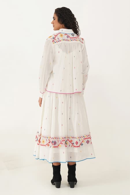 Shop_Indigo Dreams_Ivory Cotton Embroidery Bandeau Neck Kora Handwoven Jamdani Jacket _at_Aza_Fashions