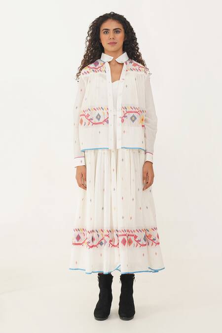 Indigo Dreams_Ivory Cotton Embroidery Bandeau Neck Kora Handwoven Jamdani Jacket _Online_at_Aza_Fashions
