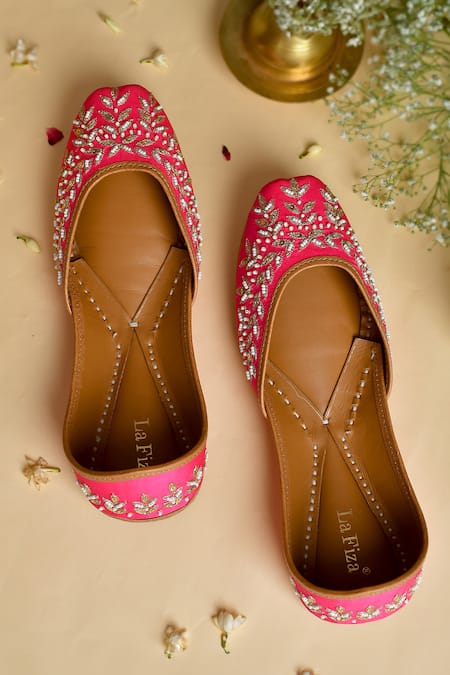 La Fiza Pink Zari Thread Berina Embroidered Juttis 