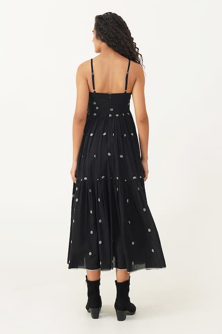 Shop Indigo Dreams Black 100% Cotton Hand Woven Circular Jamdani Square Maple Bralette Dress at Aza Fashions Shop_Indigo Dreams_Black 100% Cotton Hand Woven Circular Jamdani Square Maple Bralette Dress _at_Aza_Fashions