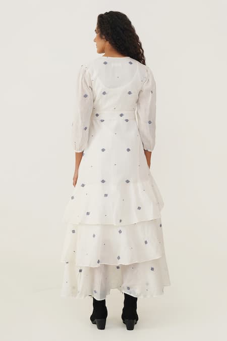 Shop Indigo Dreams White 100% Cotton Hand Woven Circular Jamdani V-neck Olive Wrap Dress at Aza Fashions Shop_Indigo Dreams_White 100% Cotton Hand Woven Circular Jamdani V-neck Olive Wrap Dress _at_Aza_Fashions