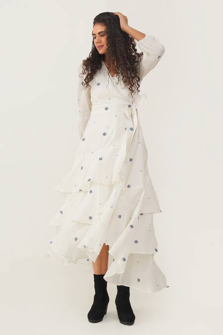 Buy Indigo Dreams White 100% Cotton Hand Woven Circular Jamdani V-neck Olive Wrap Dress Online at Aza Fashions Buy_Indigo Dreams_White 100% Cotton Hand Woven Circular Jamdani V-neck Olive Wrap Dress _Online_at_Aza_Fashions