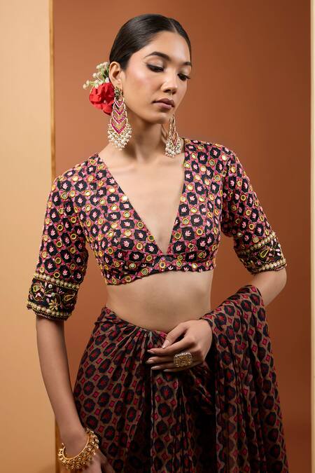 Shop Neha Khullar Black Viscose, Chiffon Beads, Mirrors Floral Embroidered Saree And Blouse Set Online at Aza Fashions Shop_Neha Khullar_Black Viscose, Chiffon Beads, Mirrors Floral Embroidered Saree And Blouse Set _Online_at_Aza_Fashions