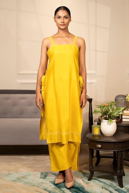 Eeda_Yellow Chanderi Square Neck Plain Side Tie-up Kurta With Pant _at_Aza_Fashions