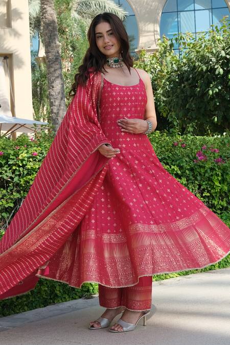 Safaa Pink Velvet, Velour Embroidery, Fringe Scoop Sindoori Floral Woven Anarkali Set at Aza Fashions Safaa_Pink Velvet, Velour Embroidery, Fringe Scoop Sindoori Floral Woven Anarkali Set _at_Aza_Fashions