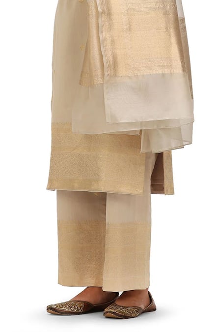 Buy_Mimamsaa_Ivory Chanderi Silk Embroidery V-neck Rakhi Woven Butti Kurta Pant Set _Online_at_Aza_Fashions
