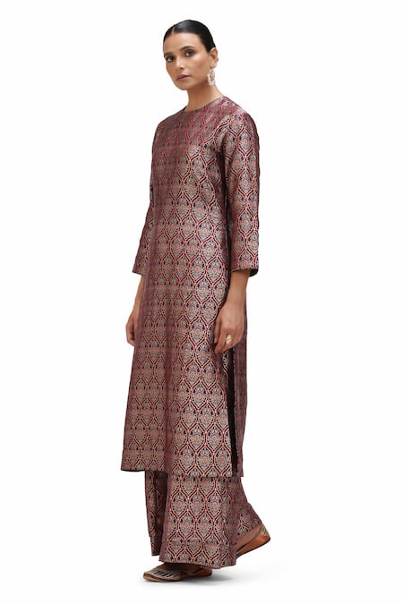 Mimamsaa_Red Brocade, Silk Embroidery Round Neck Nur Alfi Motif Kurta And Flared Pant Set _at_Aza_Fashions