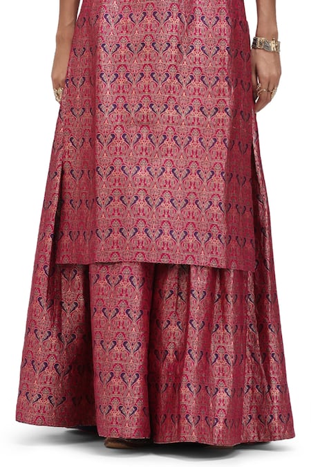 Mimamsaa_Magenta Brocade, Silk Embroidery Round Neck Maan Kurta And Flared Pant Set _at_Aza_Fashions