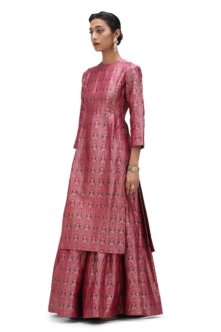 Buy_Mimamsaa_Magenta Brocade, Silk Embroidery Round Neck Maan Kurta And Flared Pant Set 