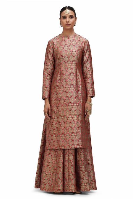 Mimamsaa Red Brocade Silk Round Ziba Inverted Bird Motif Kurta And Flared Pant Set 