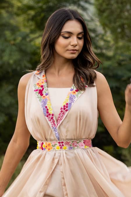 Islie By Priya Jain Ivory Russian Silk Embroidery Thread Shawl Collar Floral Border Cape Pant Set Online at Aza Fashions Islie By Priya Jain_Ivory Russian Silk Embroidery Thread Shawl Collar Floral Border Cape Pant Set _Online_at_Aza_Fashions