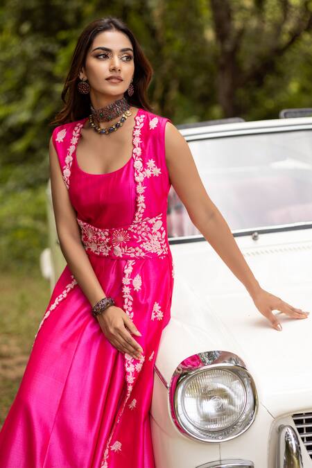 Islie By Priya Jain_Pink Kota Doria Cut Work Round Botanical Border Embroidered Anarkali With Cape _Online_at_Aza_Fashions