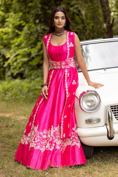 Islie By Priya Jain Botanical Border Embroidered Anarkali With Cape 