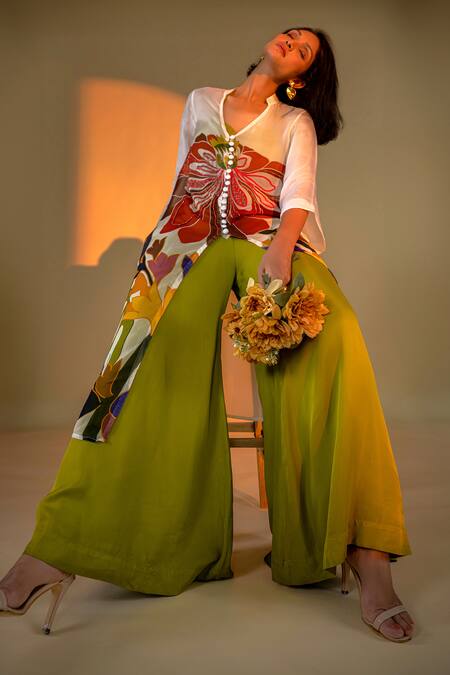 Amrood Off White Organza Embroidery Gardenia Flora Print Kurta And Flared Pant Set at Aza Fashions Amrood_Off White Organza Embroidery Gardenia Flora Print Kurta And Flared Pant Set _at_Aza_Fashions