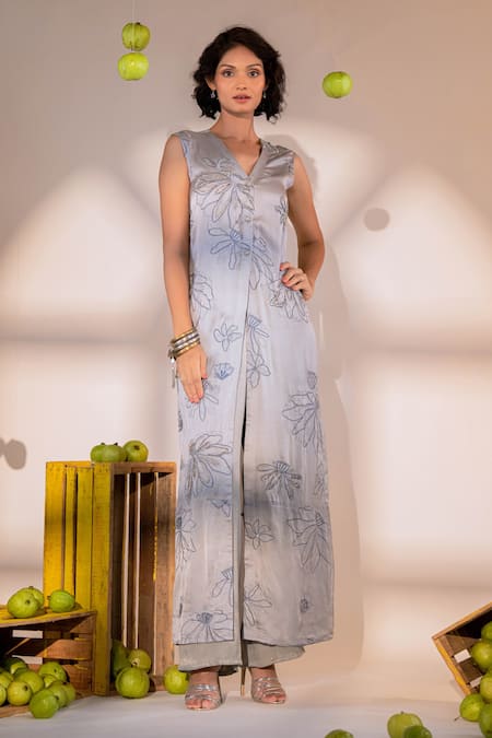 Amrood Grey Satin Embroidery Floral Bloom V Neck Long Front Slit Kurta With Flared Pant 