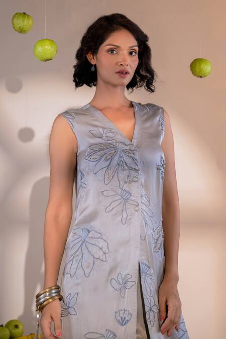 Buy Amrood Grey Satin Beads, Floral Bloom Long Front Slit Kurta With Flared Pant Buy_Amrood_Grey Satin Beads, Floral Bloom Long Front Slit Kurta With Flared Pant