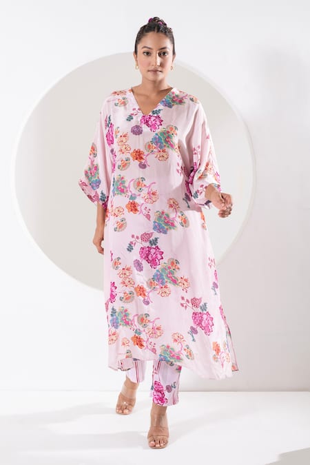 Ekavira Pink Crepe Silk Printed Floral V-neck Vrinda Kurta With Pant 