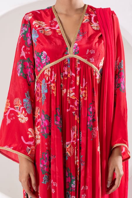 Ekavira Red Crepe, Silk Lace V-neck Madhubala Floral Print Kurta Pant Set Online at Aza Fashions Ekavira_Red Crepe, Silk Lace V-neck Madhubala Floral Print Kurta Pant Set _Online_at_Aza_Fashions