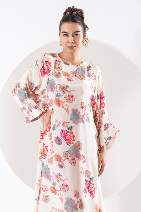 Buy Ekavira Ivory Crepe, Silk Round Neck Rukhmani Printed Asymmetric Kaftan With Pant Online at Aza Fashions Buy_Ekavira_Ivory Crepe, Silk Round Neck Rukhmani Printed Asymmetric Kaftan With Pant _Online_at_Aza_Fashions