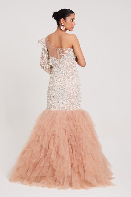 Chaashni By Maansi And Ketan One-Shoulder Embellished Fishcut Gown 