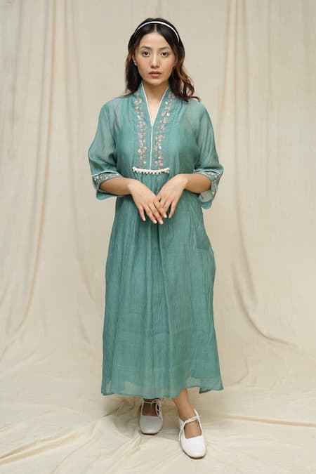 KKANYAAH Green Handwoven Silk Hand Embroidered Thread V-neck Forest Fern Midi Dress 