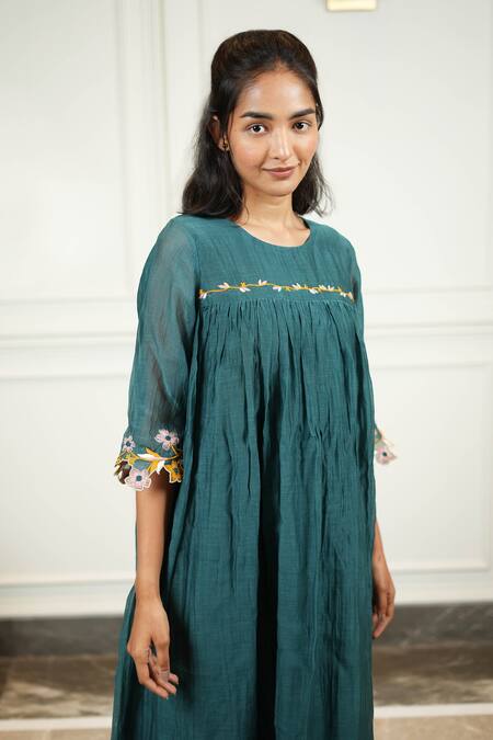 Buy_KKANYAAH_Green Silk, , Handloom Embroidery Round Hand Winged Beauty Dress _Online_at_Aza_Fashions