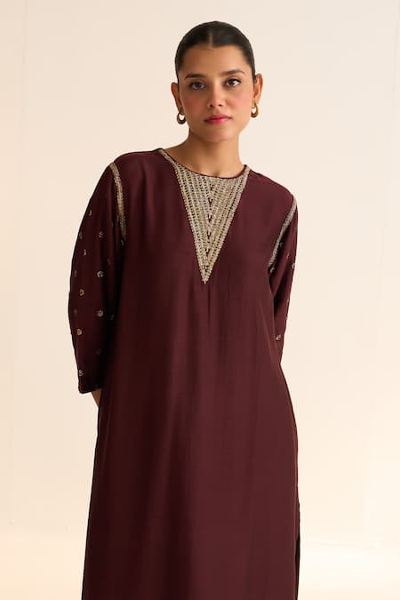 Dot Kavish Embroidered Kurta With Pant 